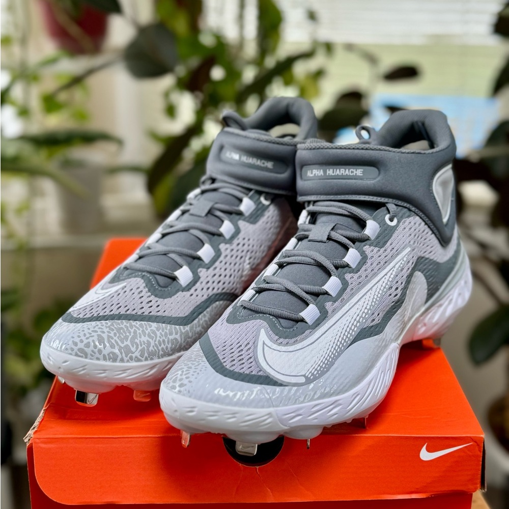 Size 13 Nike Alpha Huaracha Elite Mid 4 Baseball cleat *NEW*